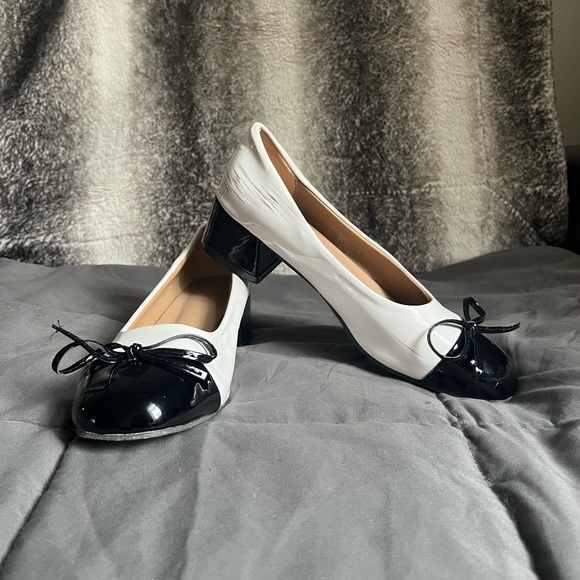 Black and White Cap Toe Block Heels - Picture 1 of 2